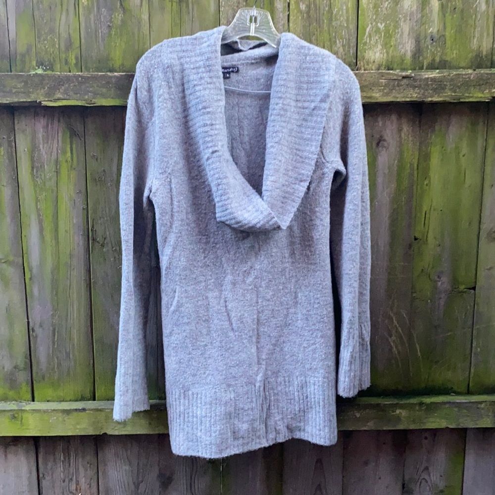 Mandee gray sweater tunic sz. L